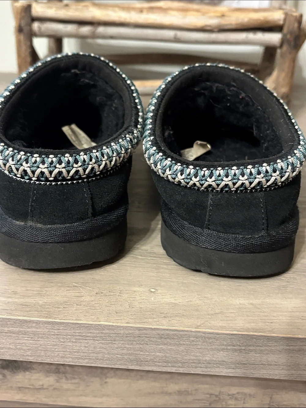 PRE OWNED KIDS SIZE 13 Tasman II UGG Black Suede Slip-On Shearling Mules